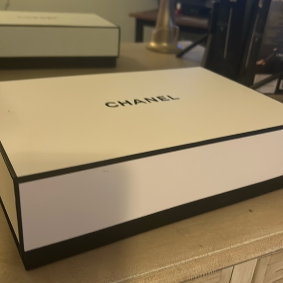 Chanel - Picture 1 of 4